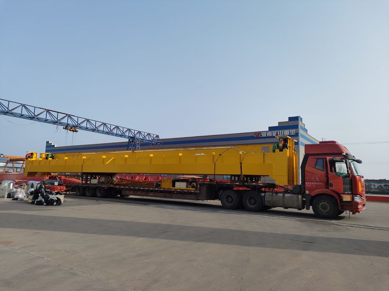 通用橋式起重機  QD32/5t—25.5m  制作完成，發(fā)往河南洛陽交付客戶使用