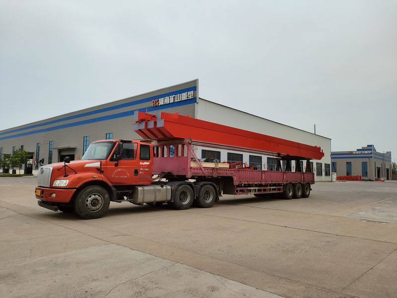 電動葫蘆橋式起重機(jī) 3臺 LH5t-17m 制作完成，發(fā)往河南漯河交付客戶使用。